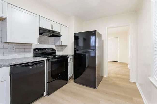 Building Photo - Updated 2 Bedroom Home in North Linden