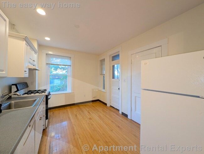 Photo - 331 Harvard St Apartment