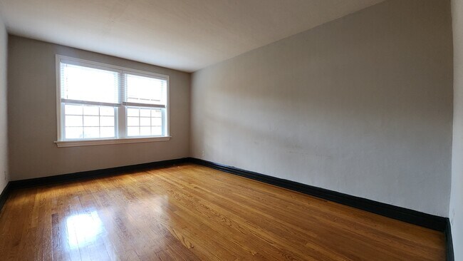 Foto del edificio - 1019 Sanford Ave