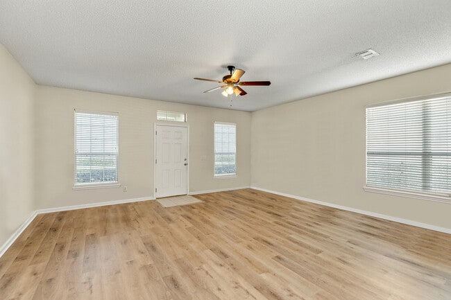 Building Photo - 496 Sherwood Oaks Dr