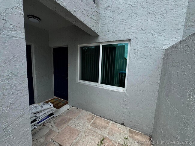 Building Photo - 2323 SW 82nd Way