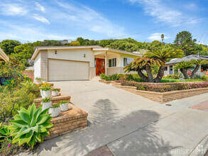Building Photo - 5250 Vickie Dr