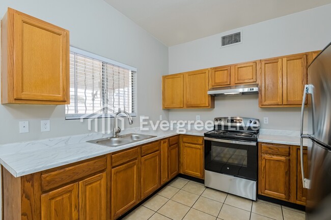 Building Photo - 149 W Lee St