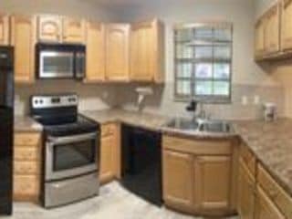 Primary Photo - 2852 Edgehill Ln
