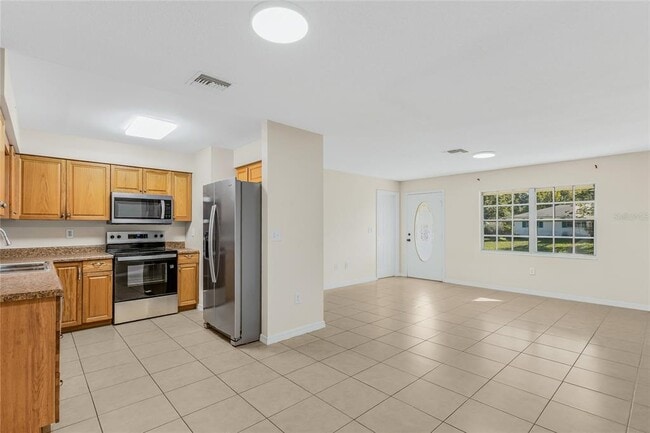 Building Photo - 2707 Lakewood Ln