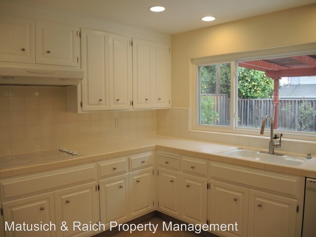 Building Photo - 5 br, 2.5 bath House - 1764 Curtner Ave