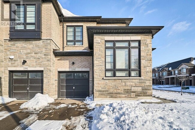 Photo du bâtiment - 196 Closson Dr