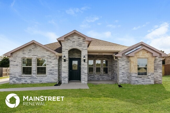 Building Photo - 1906 Uhl Rd