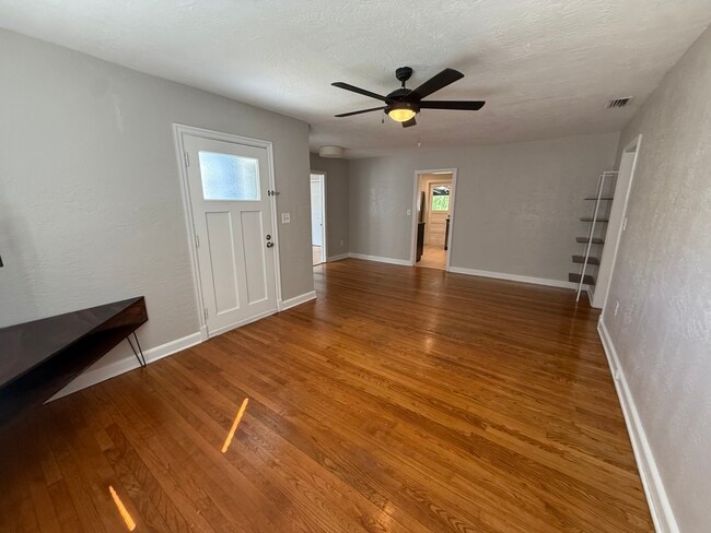 Building Photo - 1411 Asher Ln