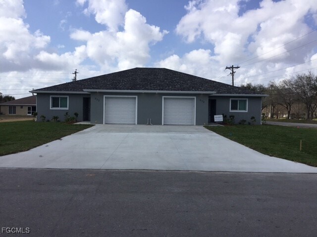 Foto principal - 530 NE 25th Ave