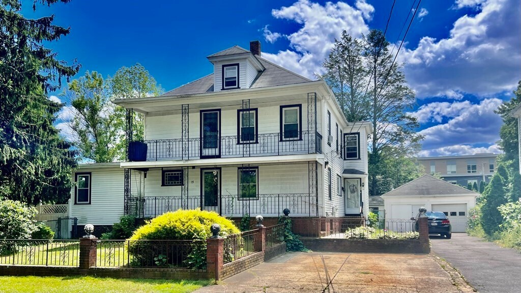 15 Goodwin St Unit 3, Bridgewater, MA 02324 Room for Rent in