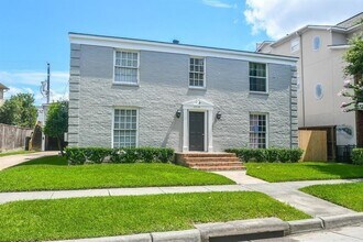 Building Photo - 2718 Wroxton Rd