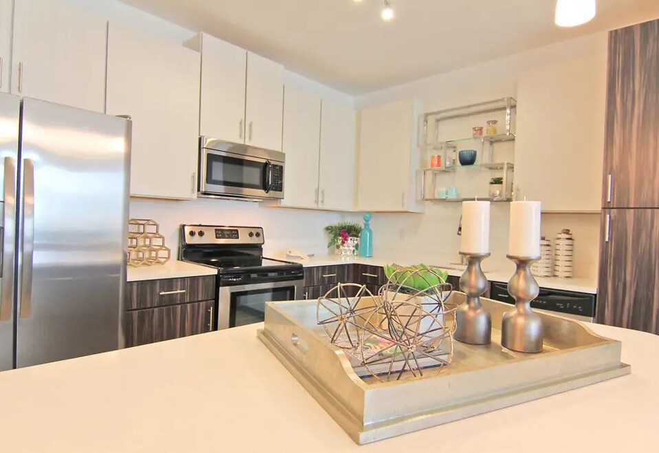Foto principal - 1323 Saint Joseph Street, Dallas, TX 75204...