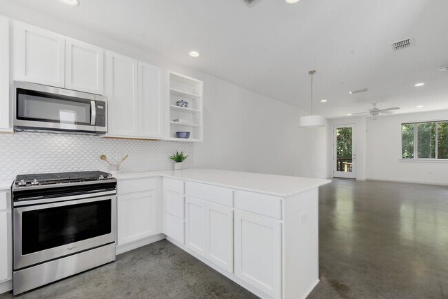 Foto del edificio - 705 705 N Bluff Dr