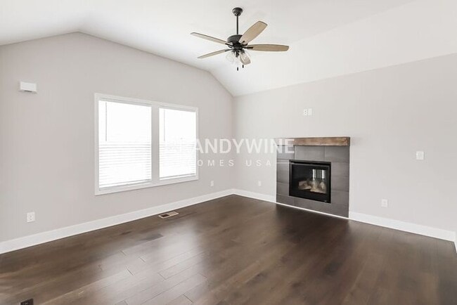 Building Photo - Oak Grove - 4 bdrms, 3 bath Available Now