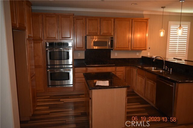 Foto del edificio - 6132 Grovewood Pl