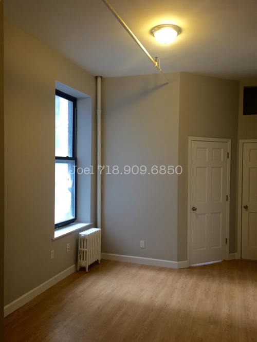 Building Photo - 358 W 51st St