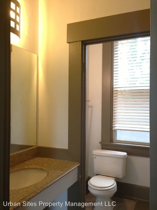 Building Photo - 1 br, 1 bath  - 1317 Main St