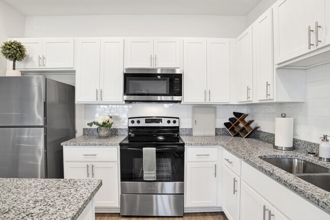 Foto del edificio - 26974 Prt Washington Ln