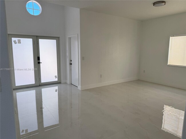 Foto del edificio - 16233 SW 54th Terrace