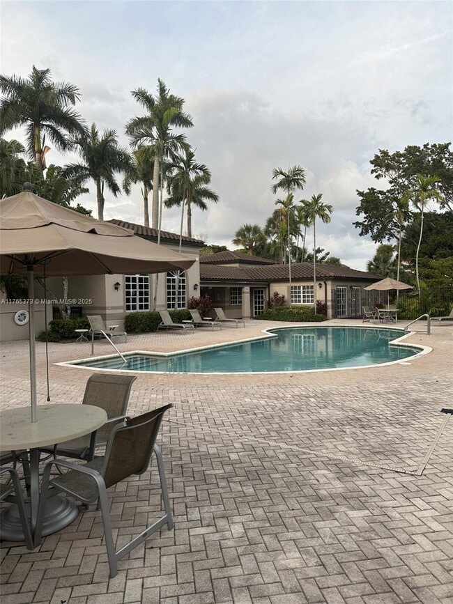 9783 NOB HILL CT SUNRISE, FL 33351-4601 - 9783 Nob Hill Ct