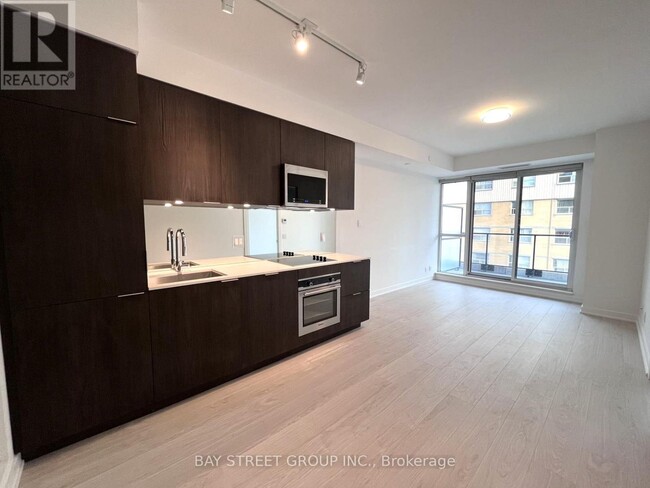 Photo du bâtiment - 609-609 Avenue Rd