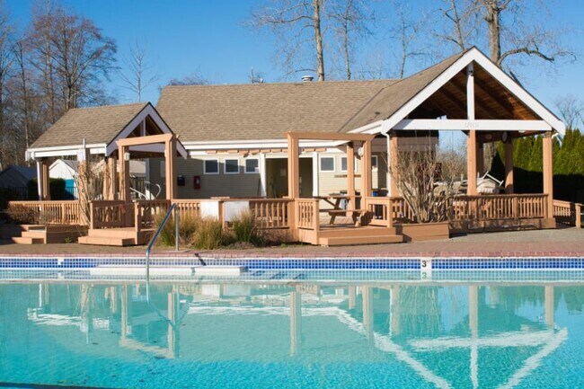 Villa Marina - shared area - 17208 NE 45th St