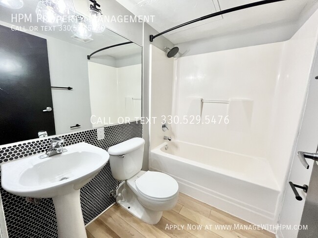 Foto del edificio - One-Bedroom Apartment for Rent