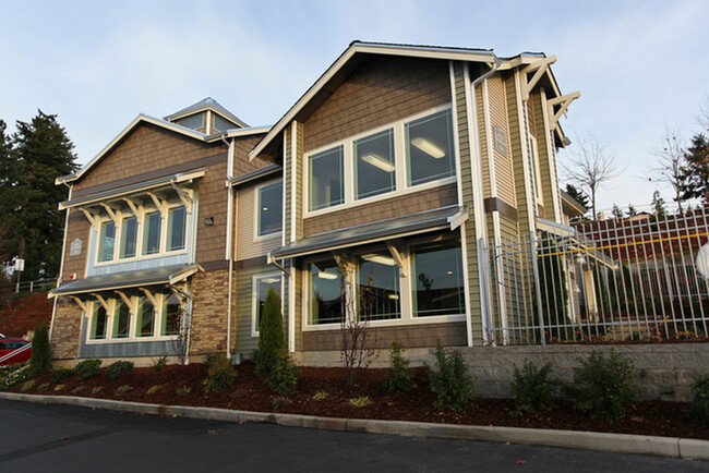 Clubhouse + Leasing Office - Terrace on Meridian