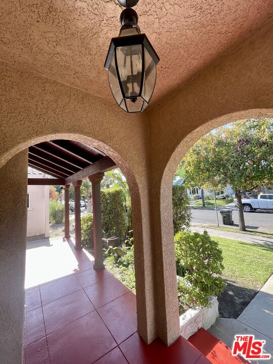 Foto del edificio - 560 N Irving Blvd
