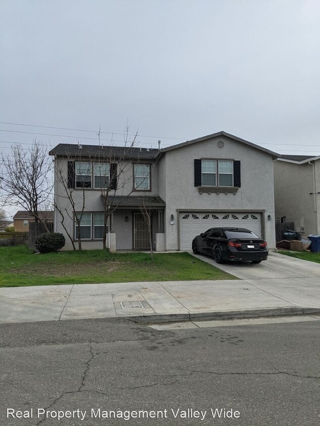 5 br, 2.5 bath House 1120 Evening Star House for Rent in Merced, CA