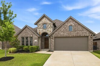 Building Photo - 2115 Victoria Ln