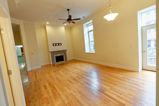 Foto del edificio - 1470 W Carmen Ave