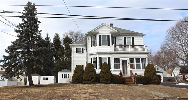 Building Photo - 395 Maple Ave