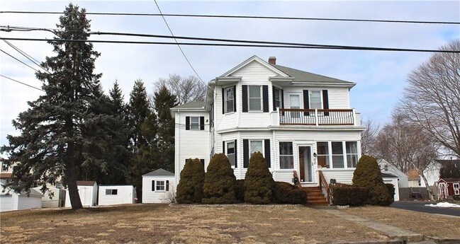 Foto del edificio - 395 Maple Ave