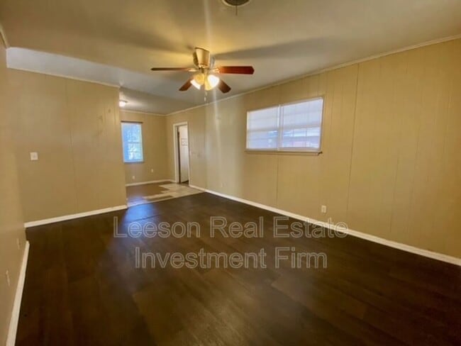 Building Photo - 9434 Woodcrest Dr