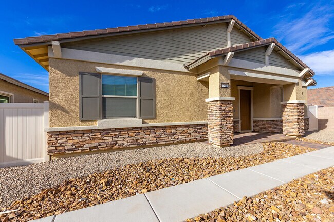 Building Photo - 774 Iris Desert St