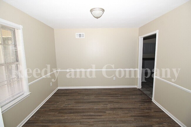 Foto del edificio - 3235 Fox Chase Dr