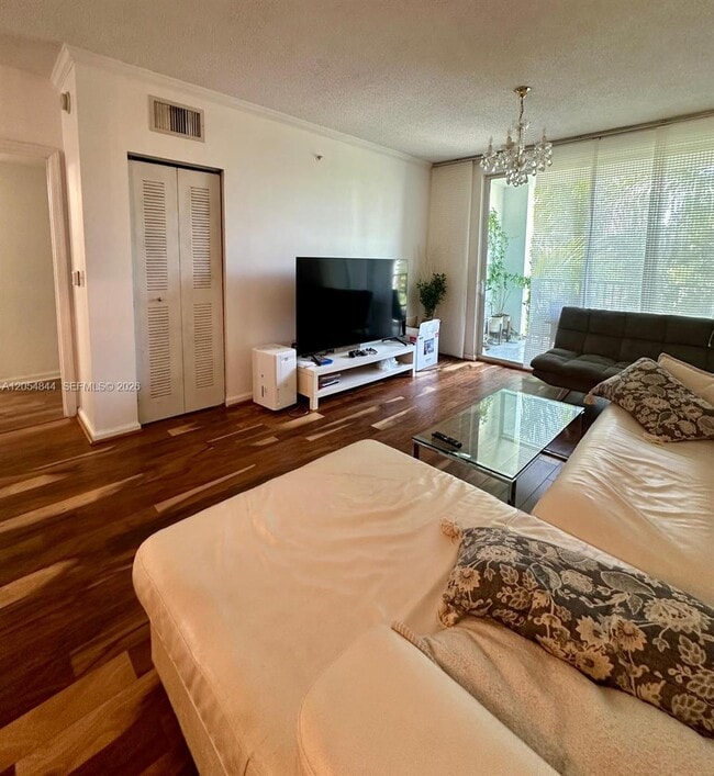 Foto del edificio - 17150 N Bay Rd