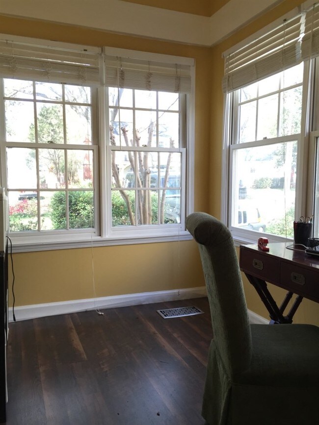Foto del edificio - 1518 Lyncrest Ave