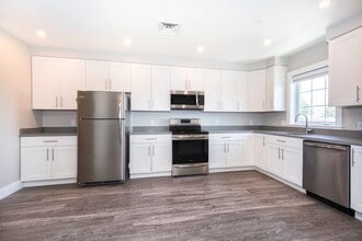 Building Photo - 50 Country Way