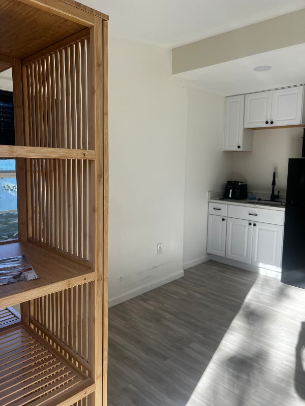 Building Photo - 1963 Lewis Ave