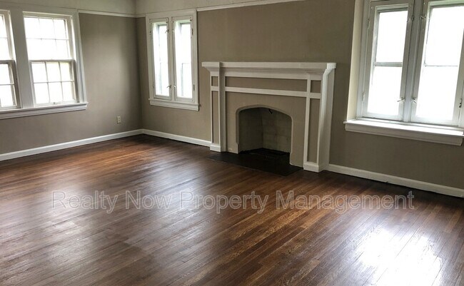 Foto del edificio - 17003 Kenyon Rd