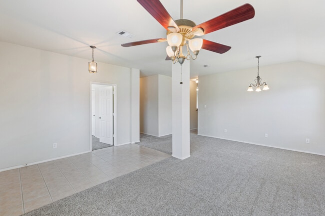 Foto del edificio - 2281 Fieldcrest Dr