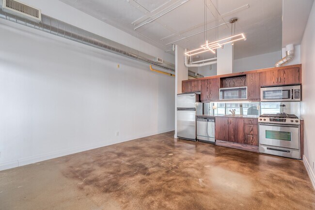 Photo du bâtiment - 233 Carlaw Ave