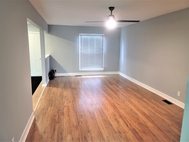 Foto del edificio - 631 E Boughton Rd
