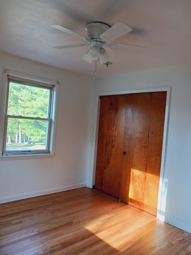 Dormitorio - 2908 Fisherville Rd