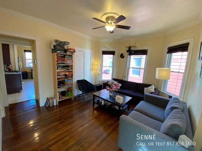 Foto del edificio - 385 Highland Ave