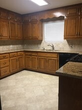 Building Photo - 1410 E Houston St