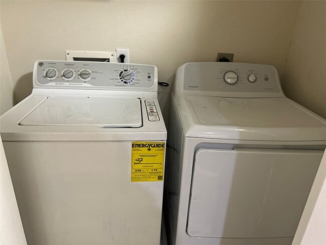 Building Photo - 14430 Fairbuff Ln